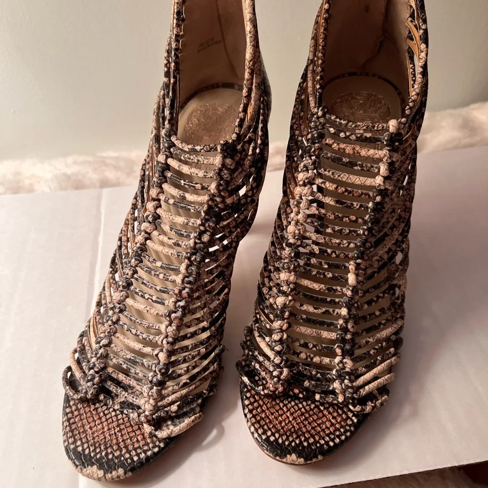 Women's Vince Camutos Strappy 4in High Heel Sandals - Picture 8 of 9